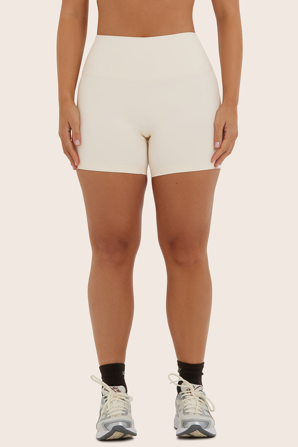 BREATHE 1.0 SHORTS - LECHE