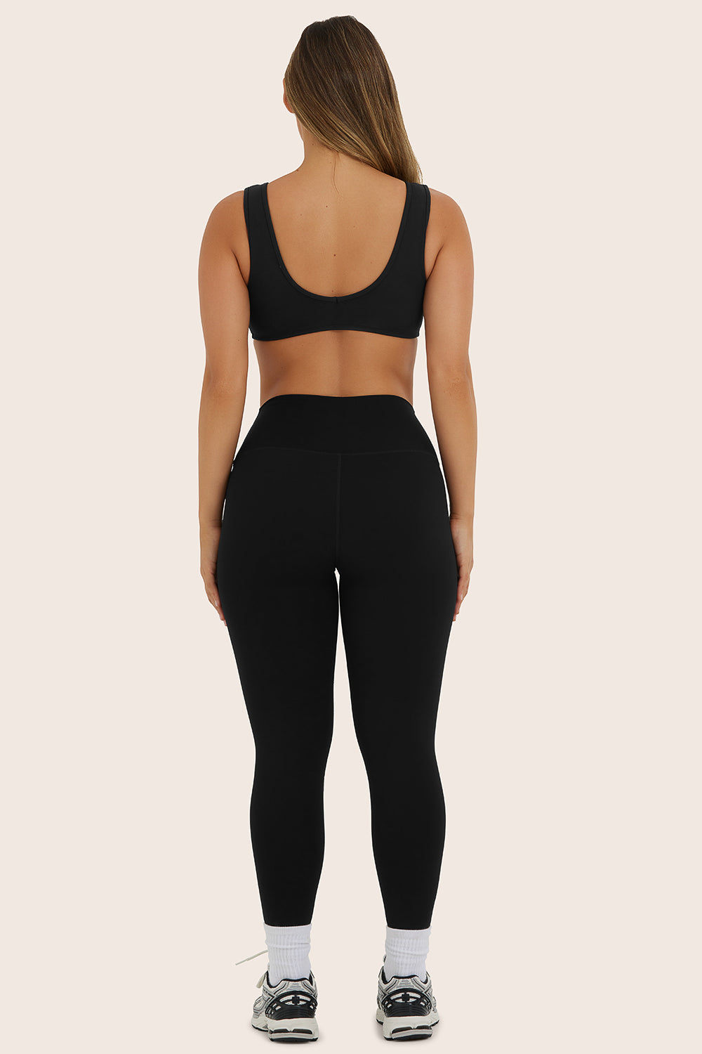 SPORTBODY? SPORTY MID-RISE LEGGINGS - ONYX - Image 3