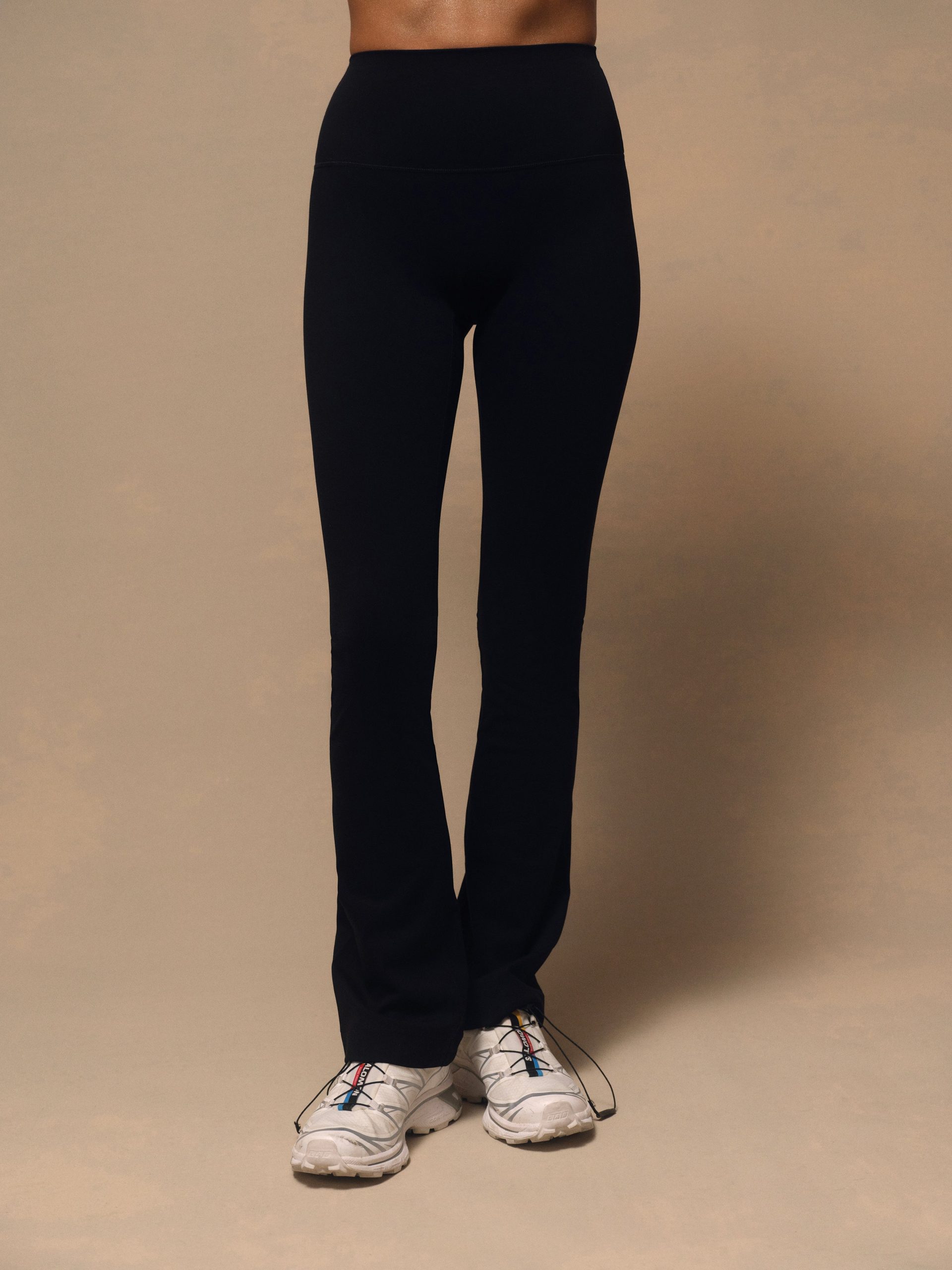 SPORTBODY? SPORTY STRAIGHT HIGH-RISE LEGGINGS - ONYX - Image 2