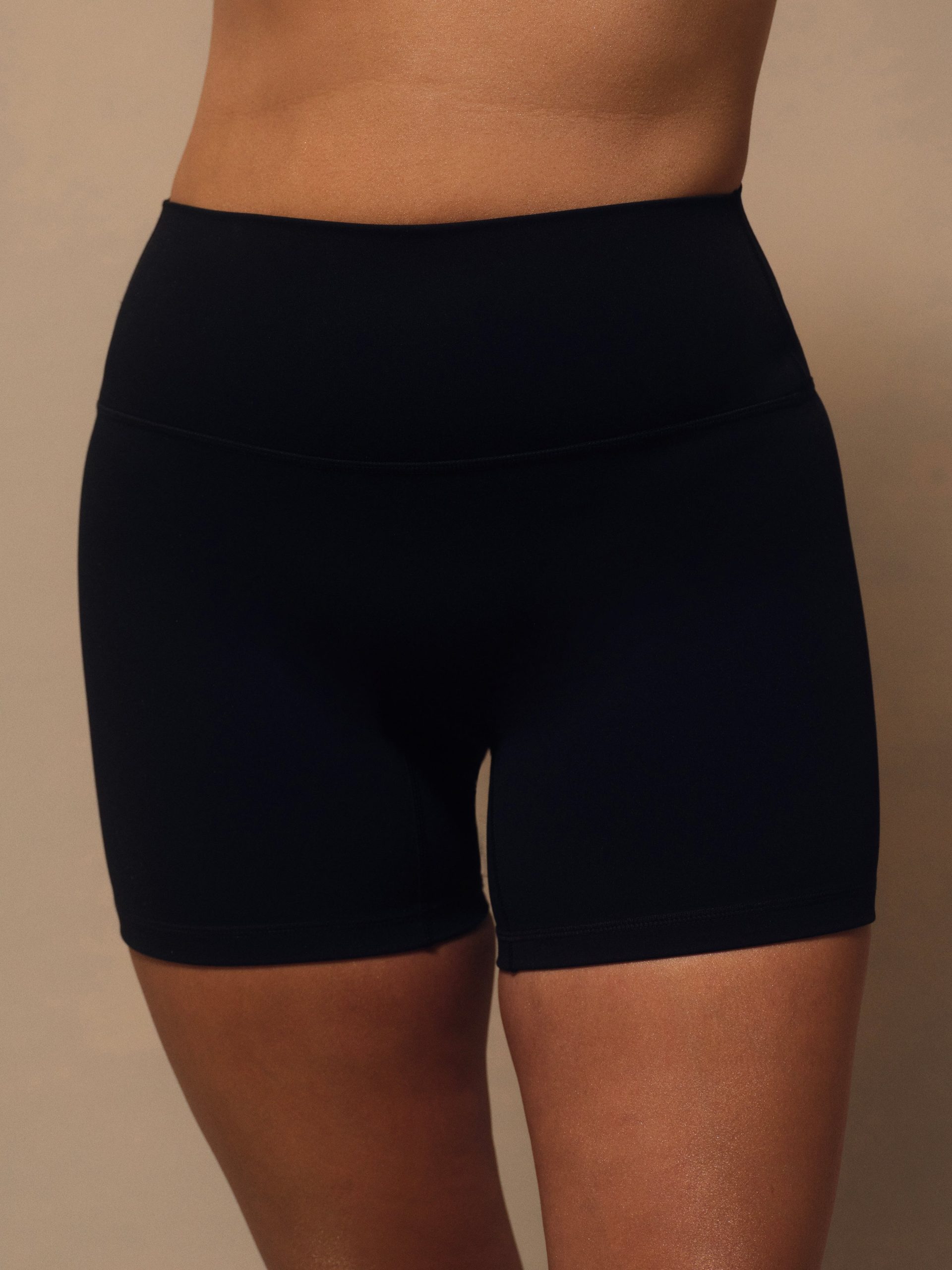 SPORTBODY? SPORTY SHORTS - ONYX