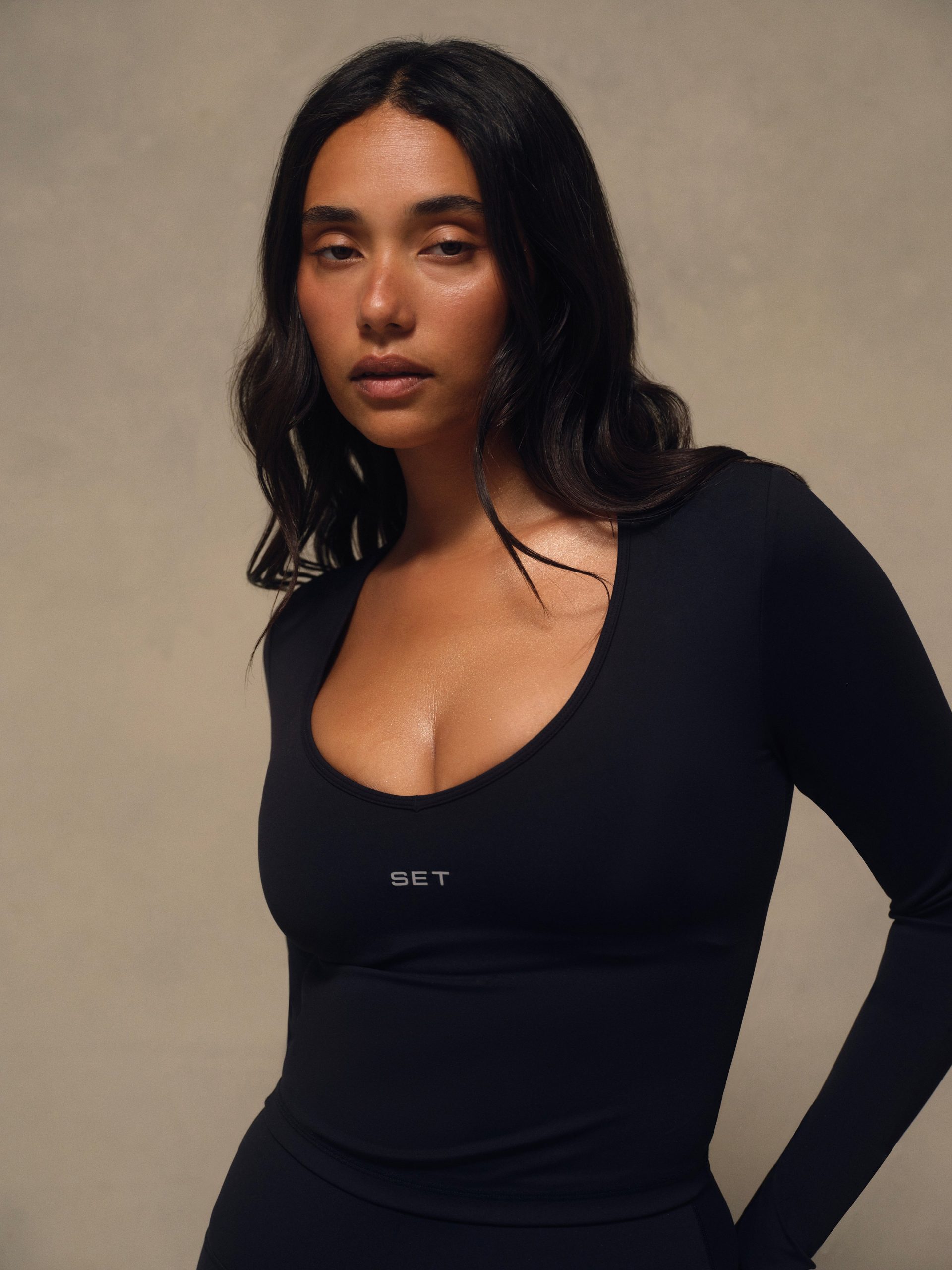LUXFORM? LUX V LONG SLEEVE - ONYX - Image 2