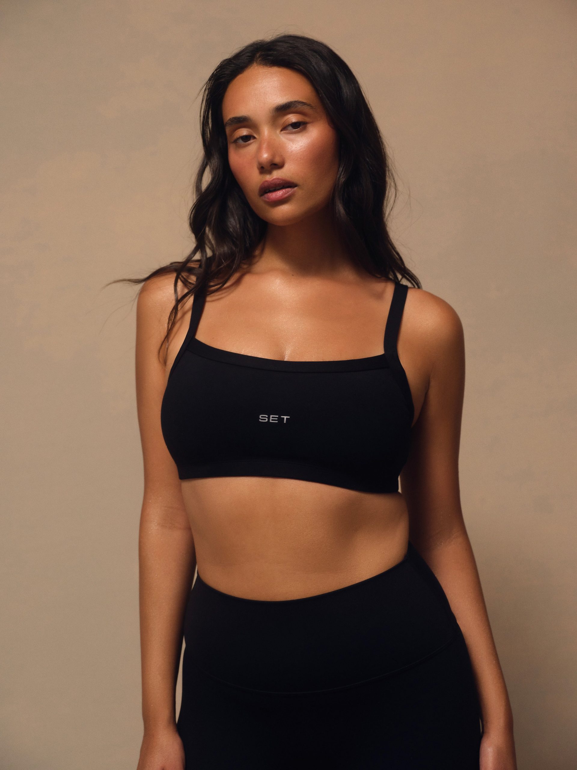 SPORTBODY? SPORTY SCOOP BRA - ONYX